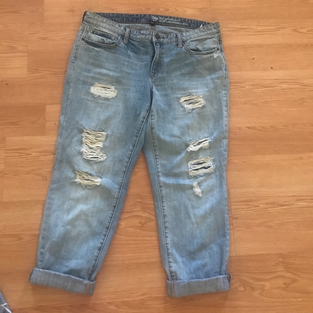 Boyfriend fit crops